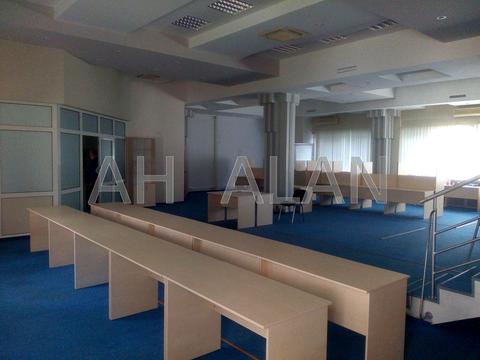 комерційна за адресою Сім'ї Прахових вул. (Гайдара), 22