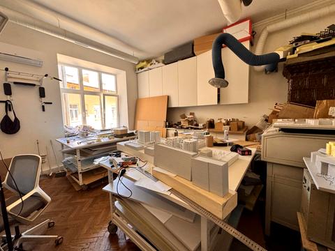 комерційна за адресою Івана Франка вул., 3