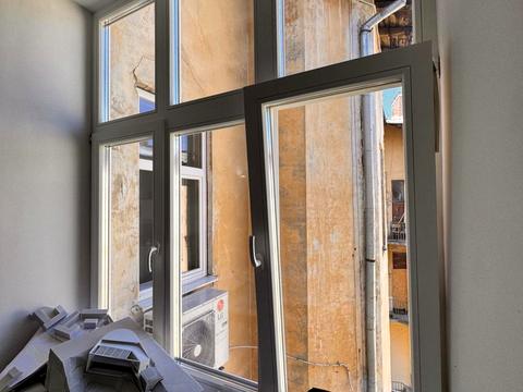 комерційна за адресою Івана Франка вул., 3