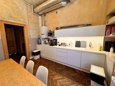 комерційна за адресою Івана Франка вул., 3