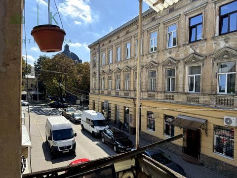 квартира за адресою Лазнева вул., 8