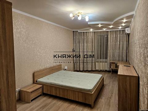 квартира за адресою Дніпровська набережна вул., 26-А