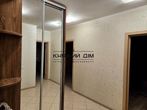 квартира за адресою Дніпровська набережна вул., 26-А