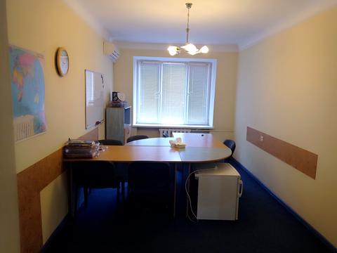 комерційна за адресою Спаська вул., 25