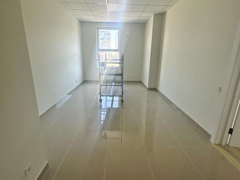 коммерческая по адресу Небесной Сотни просп. (Маршала Жукова), 95