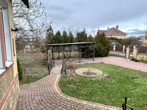 будинок за адресою Центральна вул.