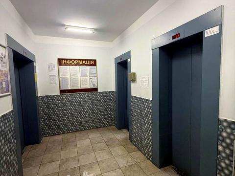 квартира за адресою Анни Ахматової вул., 13