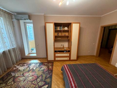 квартира за адресою Анни Ахматової вул., 13