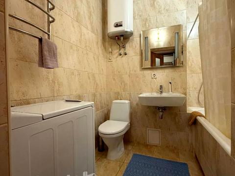 квартира за адресою Анни Ахматової вул., 13