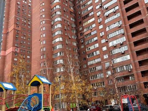 квартира за адресою Анни Ахматової вул., 13