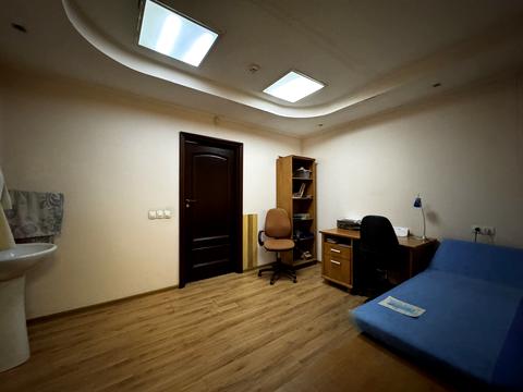 комерційна за адресою Наукова вул., 12а