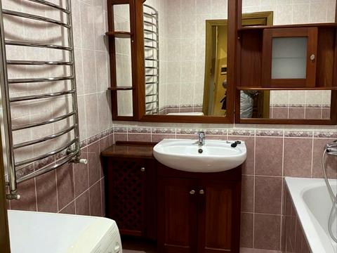 квартира за адресою Тролейбусна вул., 7