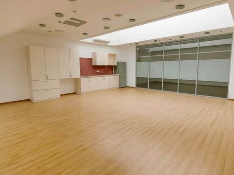 комерційна за адресою Набережно-Хрещатицька вул., 13/5