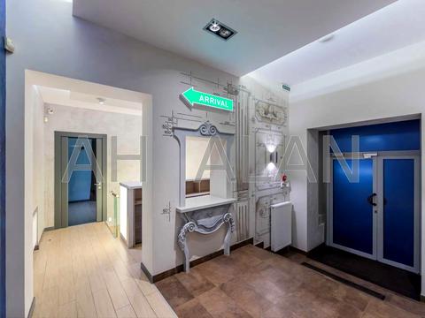 комерційна за адресою Воздвиженська вул., 22