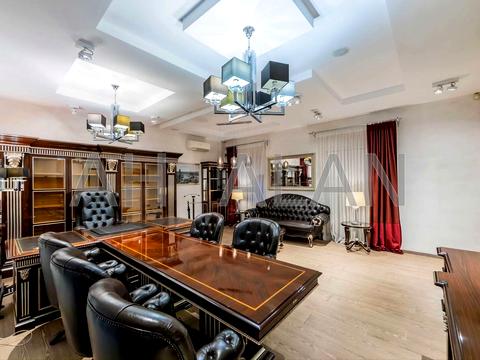 комерційна за адресою Воздвиженська вул., 22