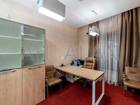 комерційна за адресою Воздвиженська вул., 22