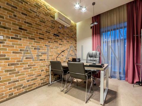 комерційна за адресою Воздвиженська вул., 22