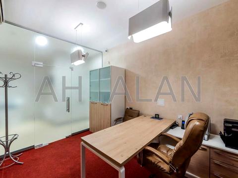 комерційна за адресою Воздвиженська вул., 22