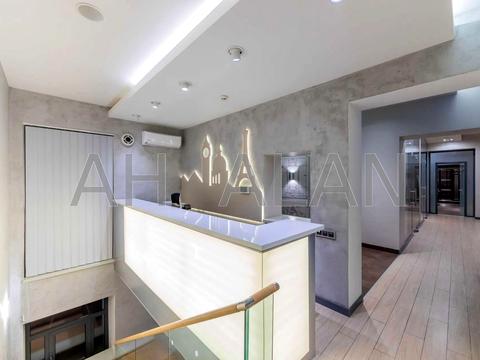 комерційна за адресою Воздвиженська вул., 22