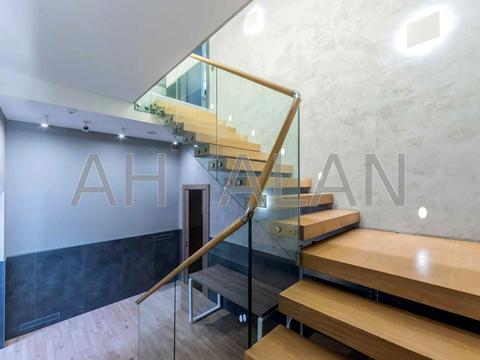 комерційна за адресою Воздвиженська вул., 22