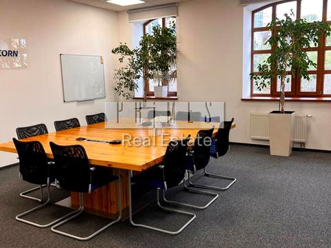 комерційна за адресою Верхній Вал вул., 10