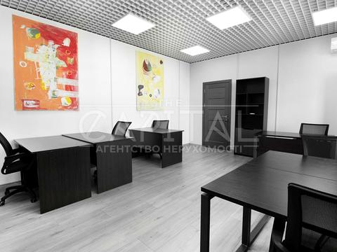 комерційна за адресою Євгена Коновальця вул. (Щорса), 44-А