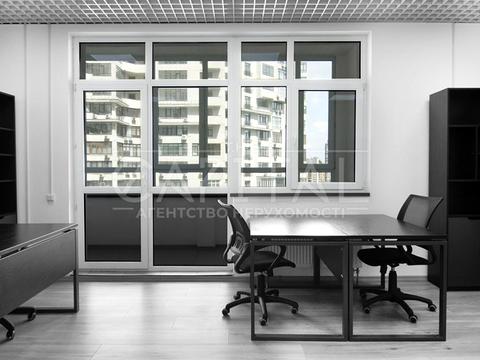 комерційна за адресою Євгена Коновальця вул. (Щорса), 44-А