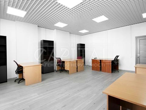 комерційна за адресою Євгена Коновальця вул. (Щорса), 44-А