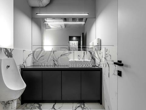 комерційна за адресою Бульварно-Кудрявська вул. (Воровського), 15а