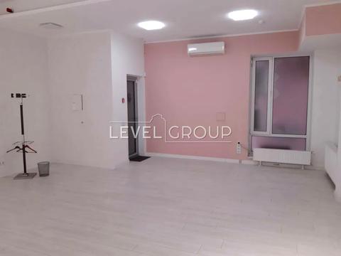 комерційна за адресою Жилянська вул., 59