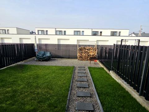 будинок за адресою Місячна вул.