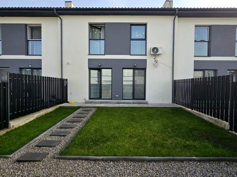 будинок за адресою Місячна вул.