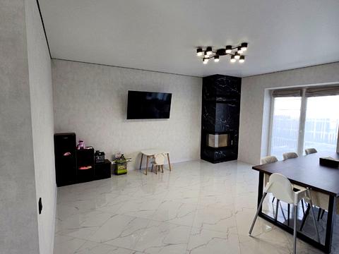 будинок за адресою Місячна вул.