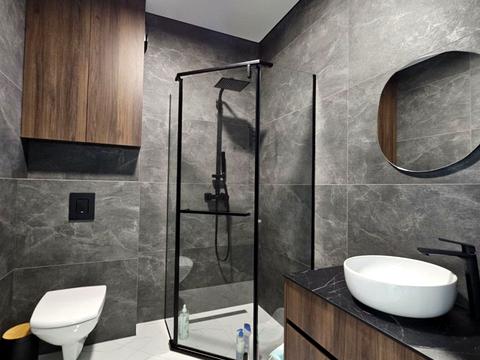 будинок за адресою Місячна вул.