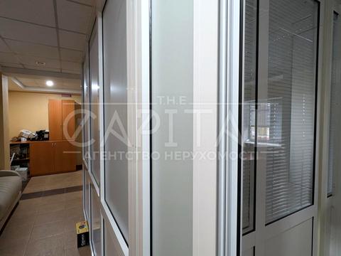 комерційна за адресою Петропавлівська пл., 52