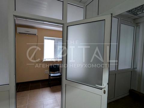 комерційна за адресою Петропавлівська пл., 52