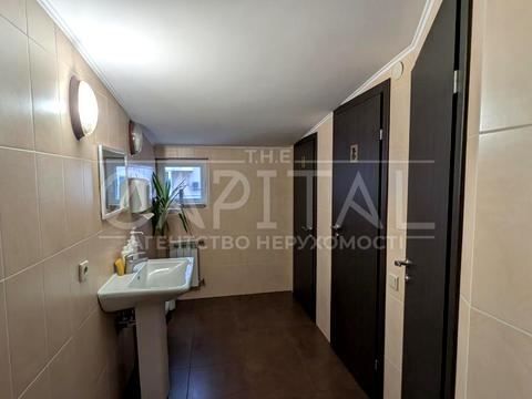 комерційна за адресою Петропавлівська пл., 52