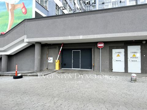 паркомісце за адресою Ревуцького вул., 40-Б