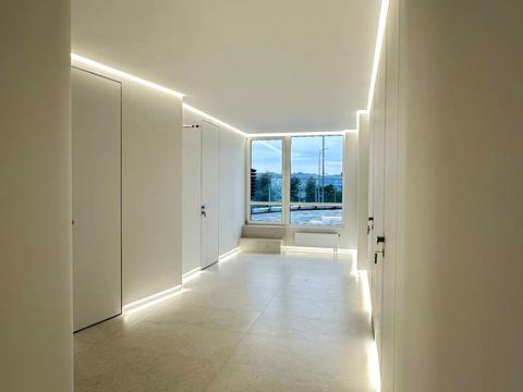 комерційна за адресою Дніпровська набережна вул., 15-Є