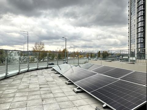 комерційна за адресою Дніпровська набережна вул., 15-Є