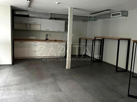 комерційна за адресою Верхній Вал вул., 62