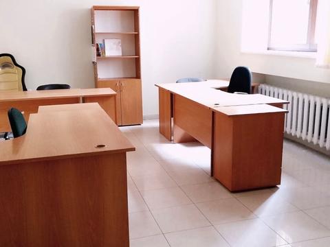 комерційна за адресою Базарна вул., 1