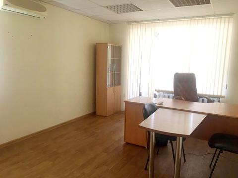 комерційна за адресою Базарна вул., 1