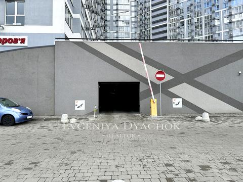 паркомісце за адресою Ревуцького вул., 40-В