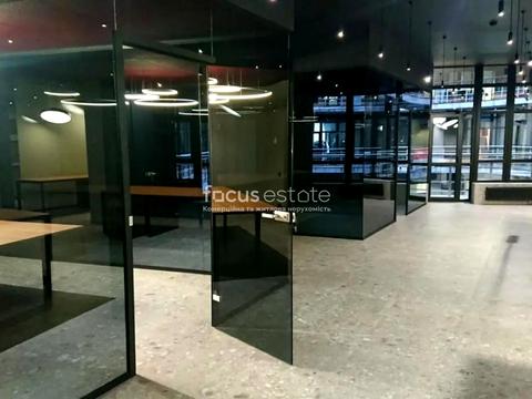 комерційна за адресою Євгена Коновальця вул. (Щорса), 36-А