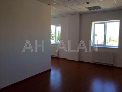 комерційна за адресою Вікентія Хвойки вул., 21