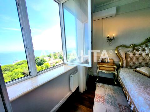 квартира за адресою Літературна вул., 12