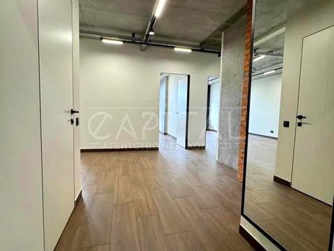 комерційна за адресою Дніпровська набережна вул., 15-К