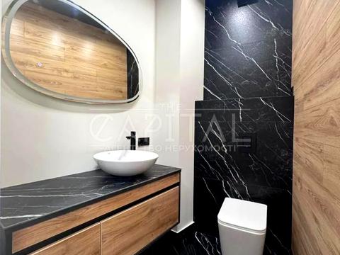 комерційна за адресою Дніпровська набережна вул., 15-К