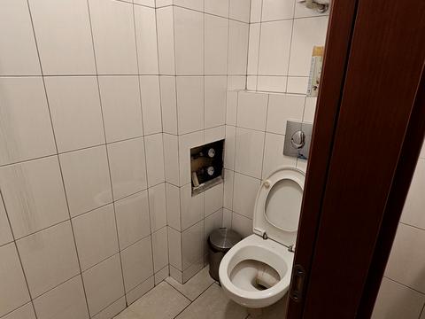 коммерческая по адресу Героев Небесной Сотни майдан пл. (Руднева), 14а